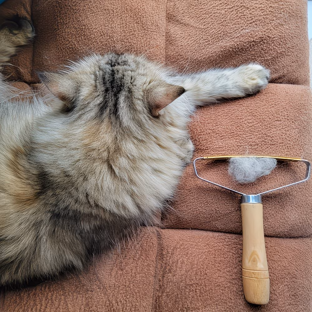 Reusable Pet Hair Remover Roller with Wooden Handle for Cats & Dogs - Image 5